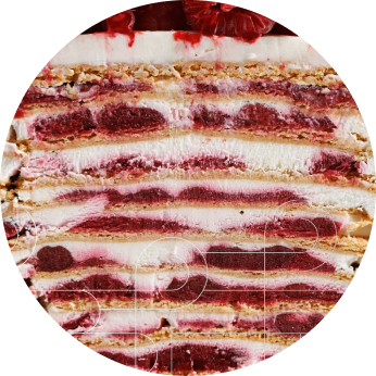 Медовик с вишней и малиной